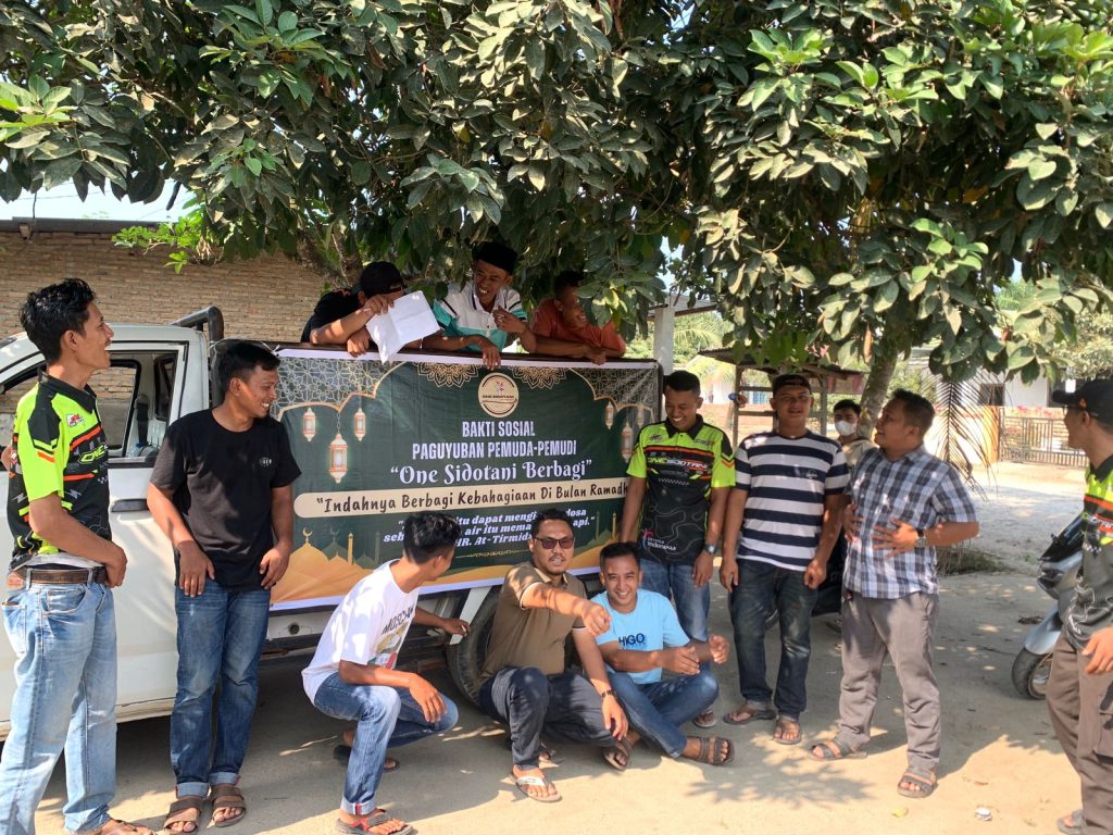 Aksi Sosial Pemuda Desa Sidotani 1 Bagikan Paket Sembako Kepada Warga Pra Sejahtera