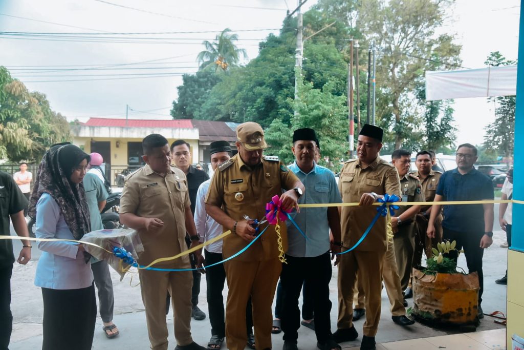 Didampingi Kabag Hukum, Bupati Batubara Resmikan Kantor Hukum Bahagia Keadilan